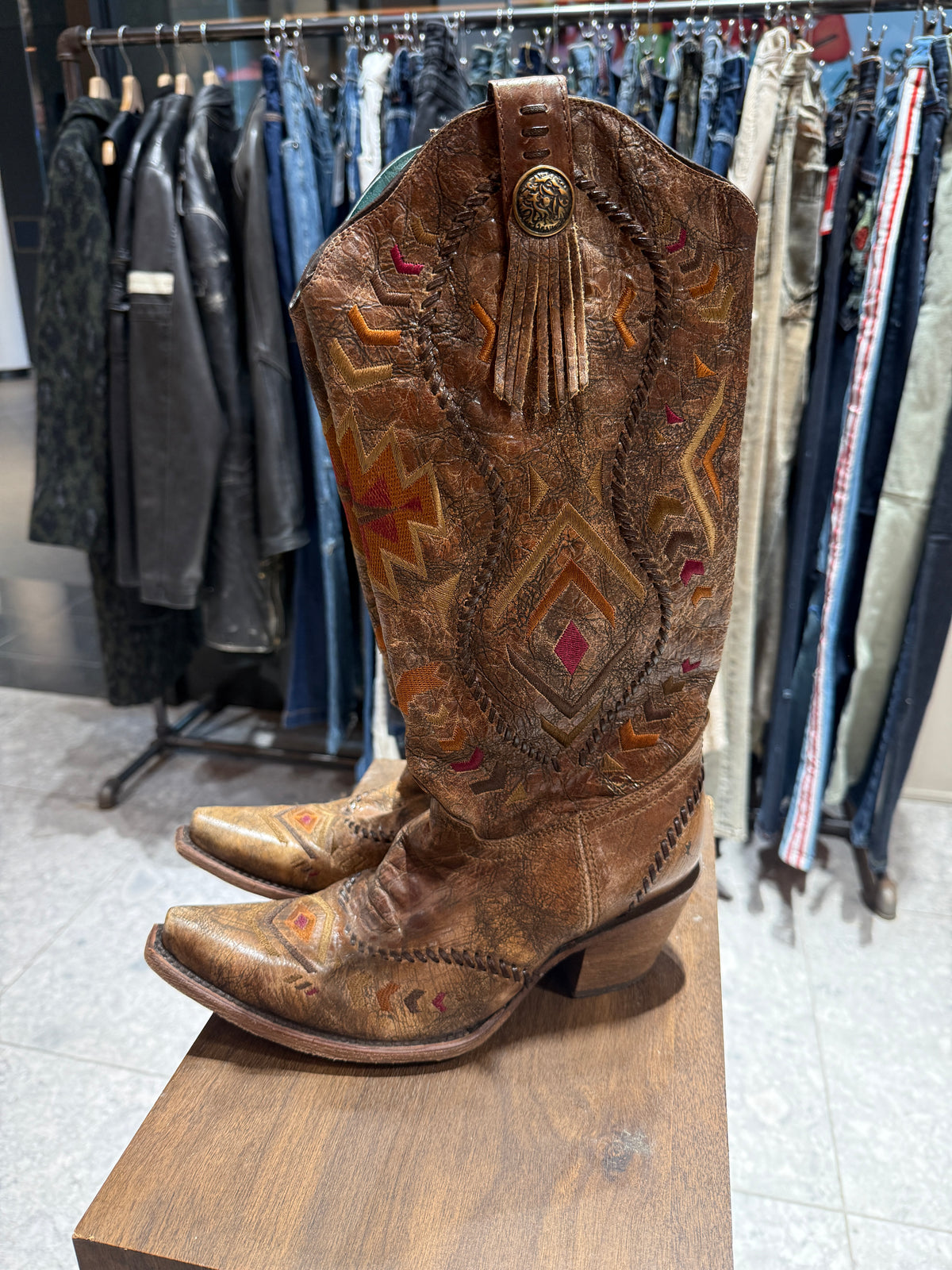 Vintage Women's Corral Women's Aztec Western Boots Size 8